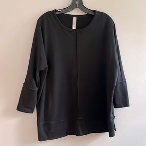 SPANX black medium weight crewneck pullover